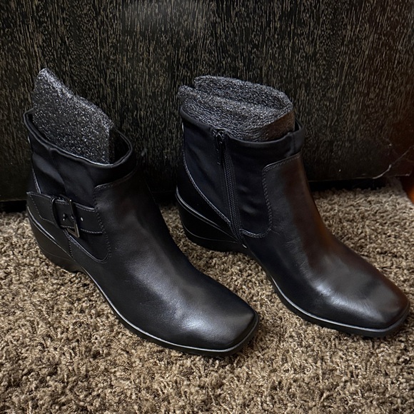 Easy Spirit Black Ankle Boots with Buckle Detail - Picture 3 of 7